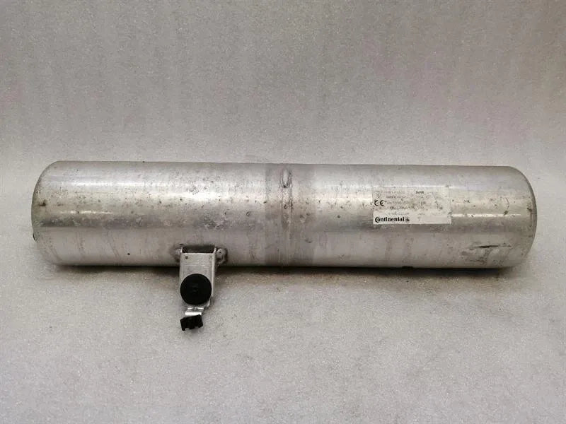 Porsche Panamera 970 Air suspension reservoir 97035815503 container -