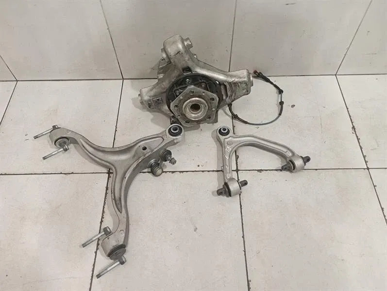 Ferrari 599 GTB F141 Left Rear Hub 220453 Wheel Bearing Housing Rear Li CCM SET-