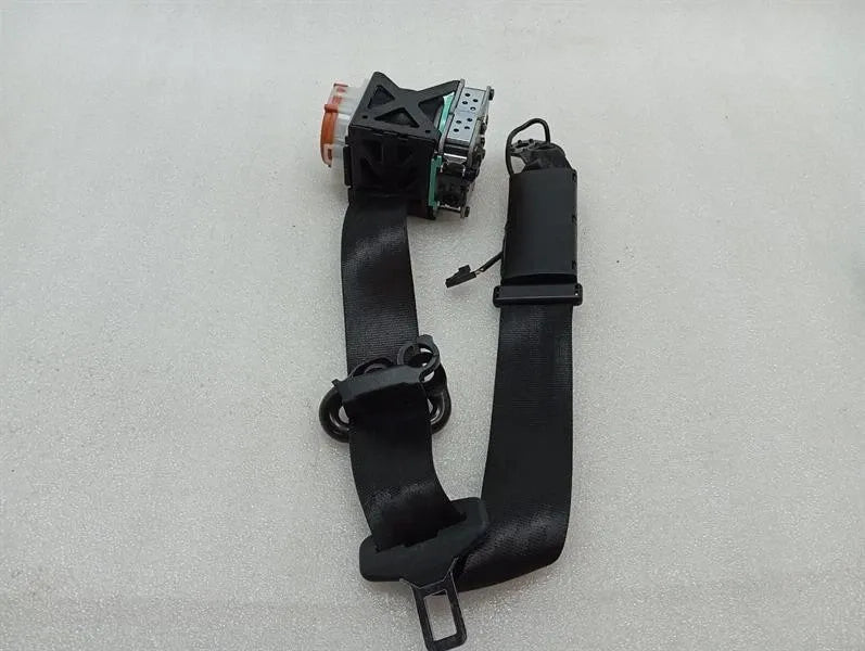 Audi R8 Type 42 Spyder front left seatbelt 427857705E seat belt belt front-