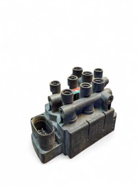 4M0616013A Air suspension valve block AUDI Q7 (4MB, 4MG) (2015-)