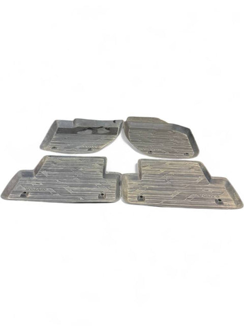 Floor Mat Set VOLVO V40 (2012-2019)
