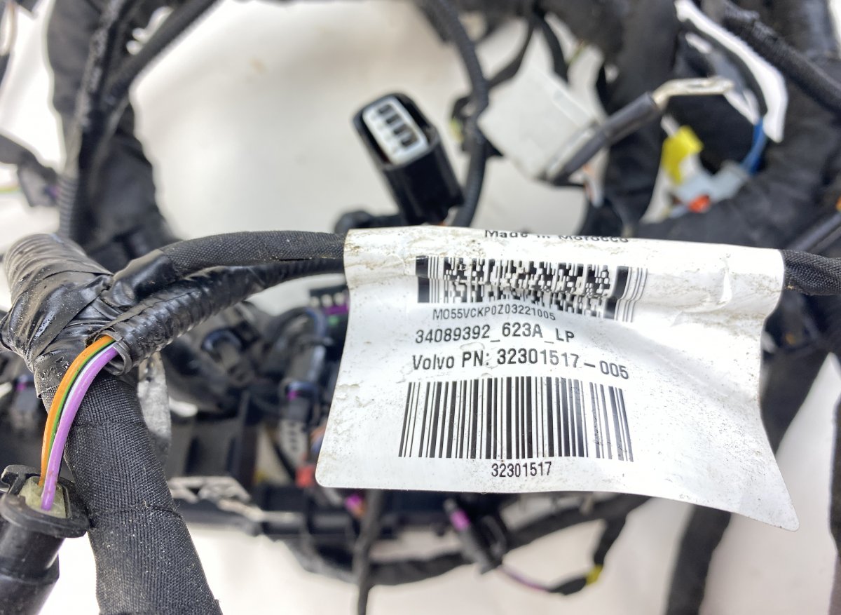 32301517 Engine wiring harness VOLVO XC40 (536) (10.17-)