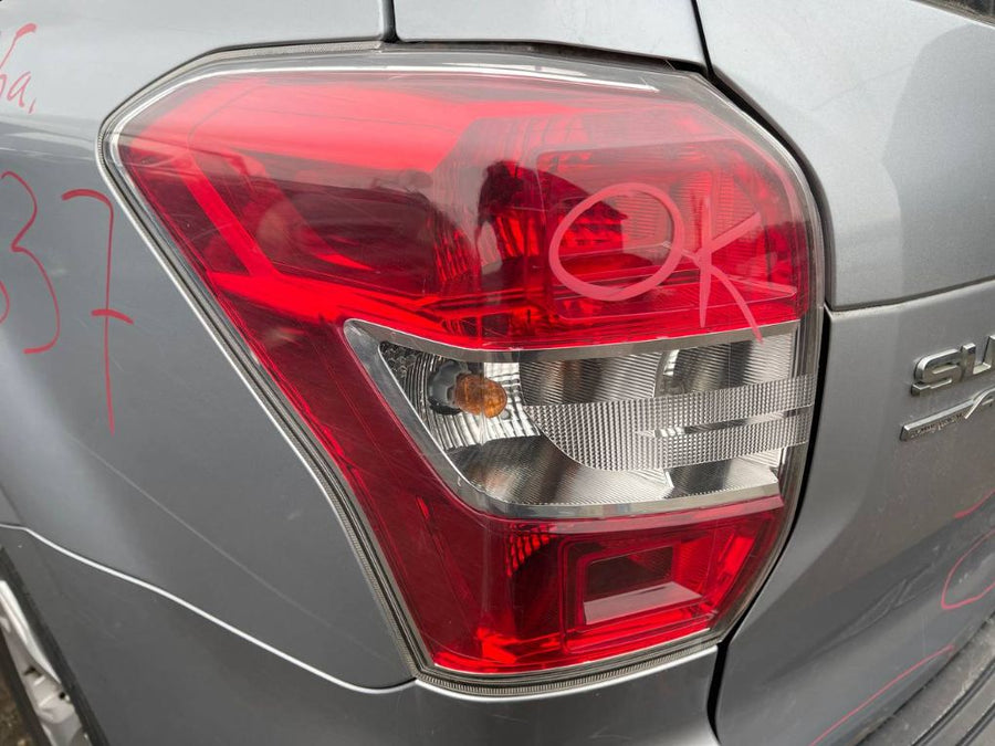 Tail light left SUBARU FORESTER (SJ) (2013-2018)
