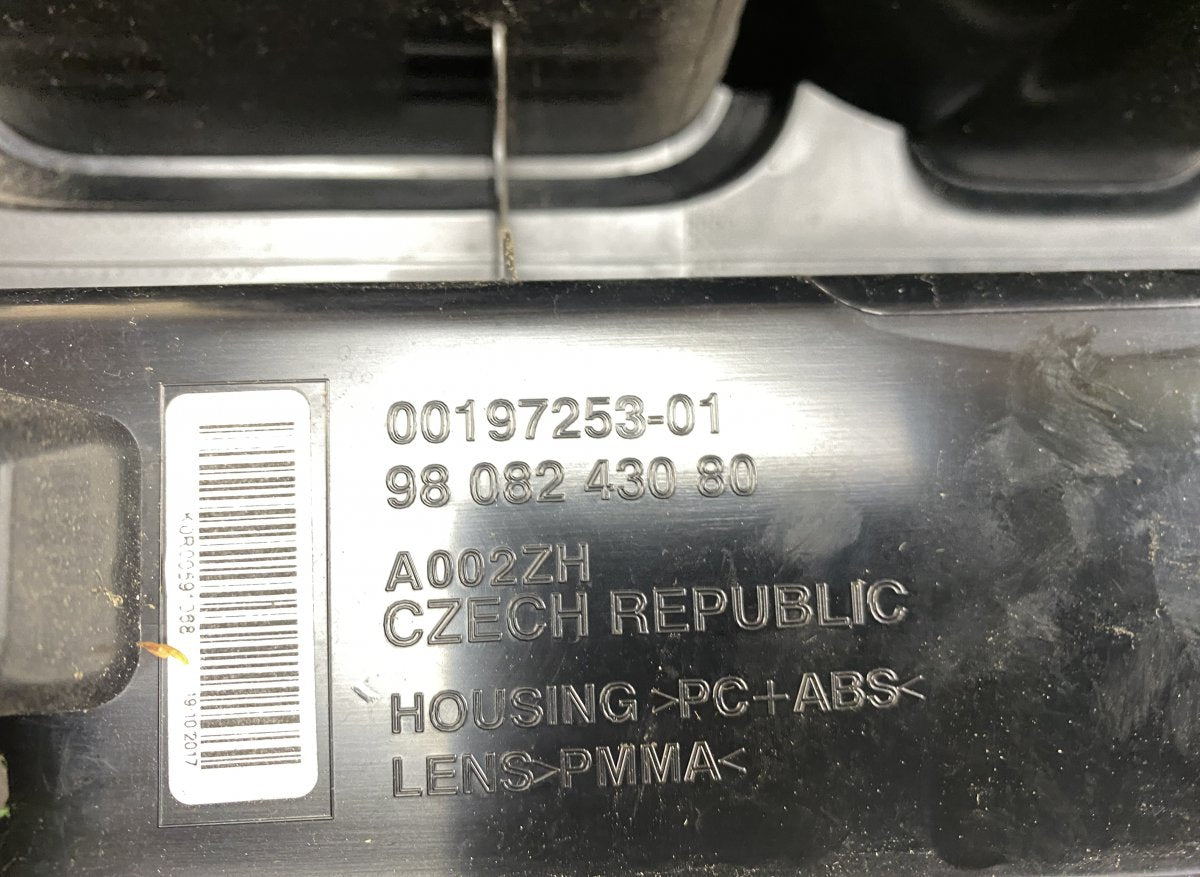 9808243080 Tail light, right PEUGEOT EXPERT / TRAVELLER (2016-)