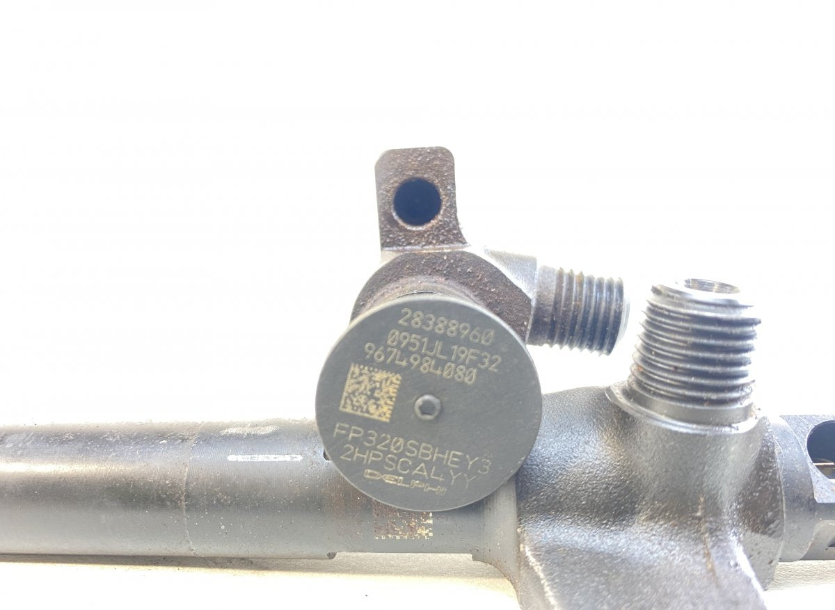 28602948 28319895 28388960 Fuel injector set PEUGEOT EXPERT / TRAVELLER (2016-)