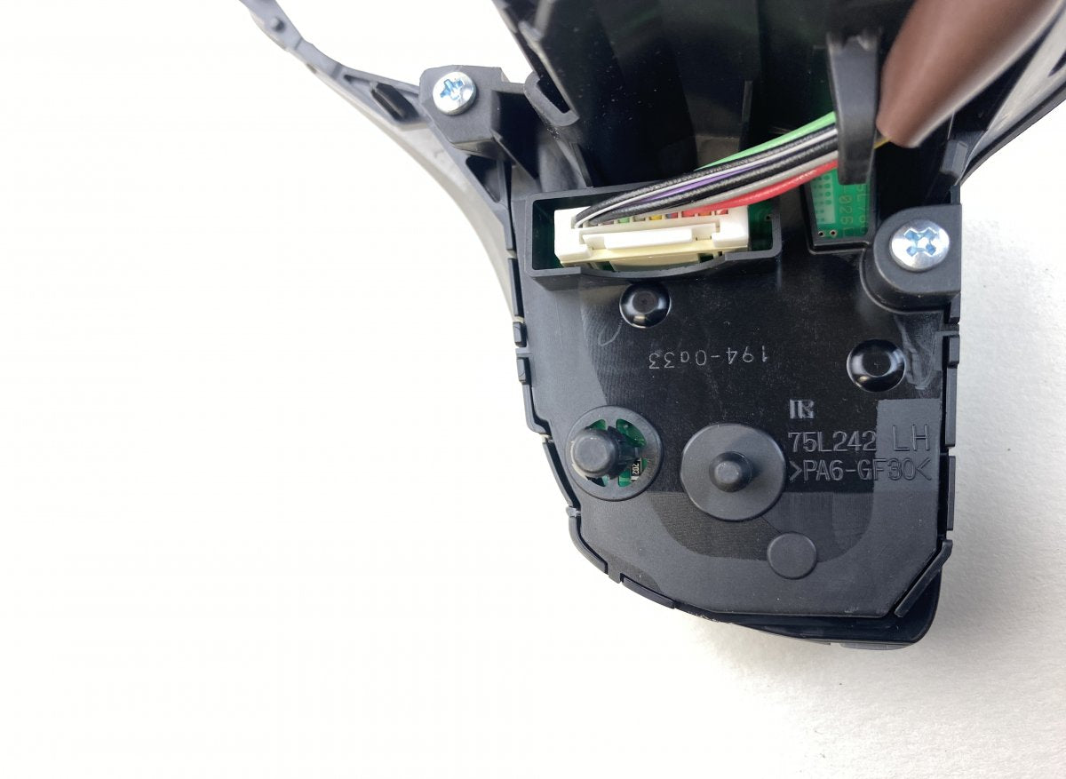 8425076210 Steering wheel MF switch set LEXUS UX (AA10, AH10) (2018-)