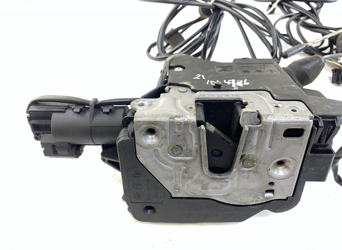 A2097201235 A2097201335 Set of door locks (latches) MERCEDES-BENZ CLK (C209) (2002-2010)