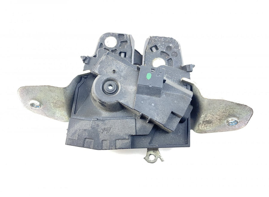 A2047401300 Bootlid / tailgate lock MERCEDES-BENZ E-CLASS (W212) (2009-2016)