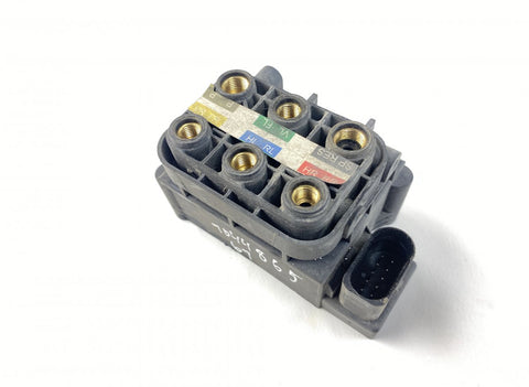 A2123200358 Air suspension valve block MERCEDES-BENZ E-CLASS (W212) (2009-2016)