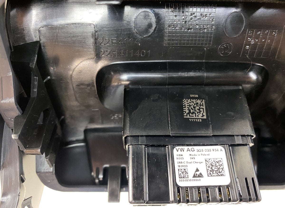 5E8819702 5E8858335 Cabin air vent set SKODA OCTAVIA IV (NX, NN) (2019-)
