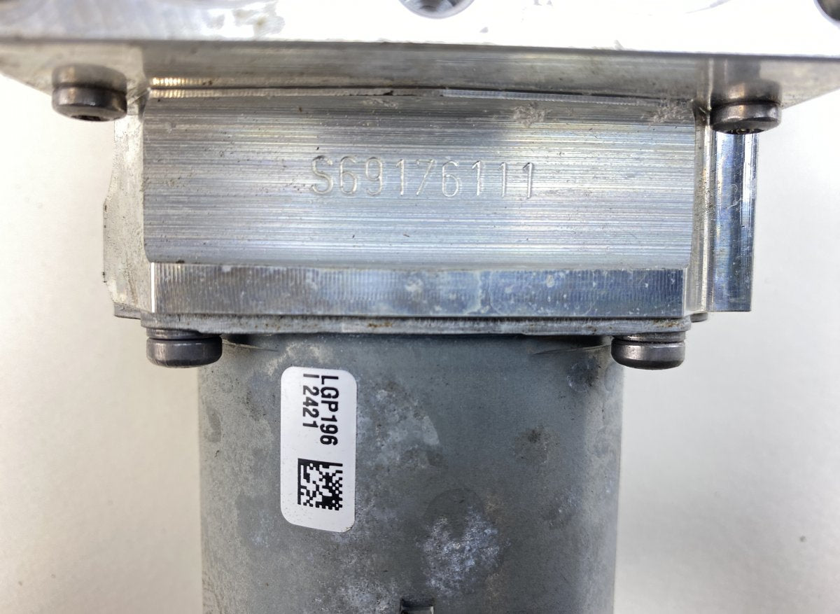 A1679000318 ABS hydraulic unit / pump MERCEDES-BENZ GLE (W167, C167) (2018-)
