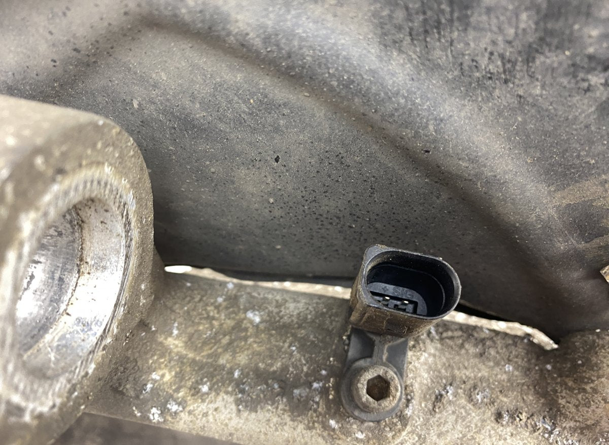 4M0407254J Wheel bearing housing front right AUDI Q7 (4MB, 4MG) (2015-)