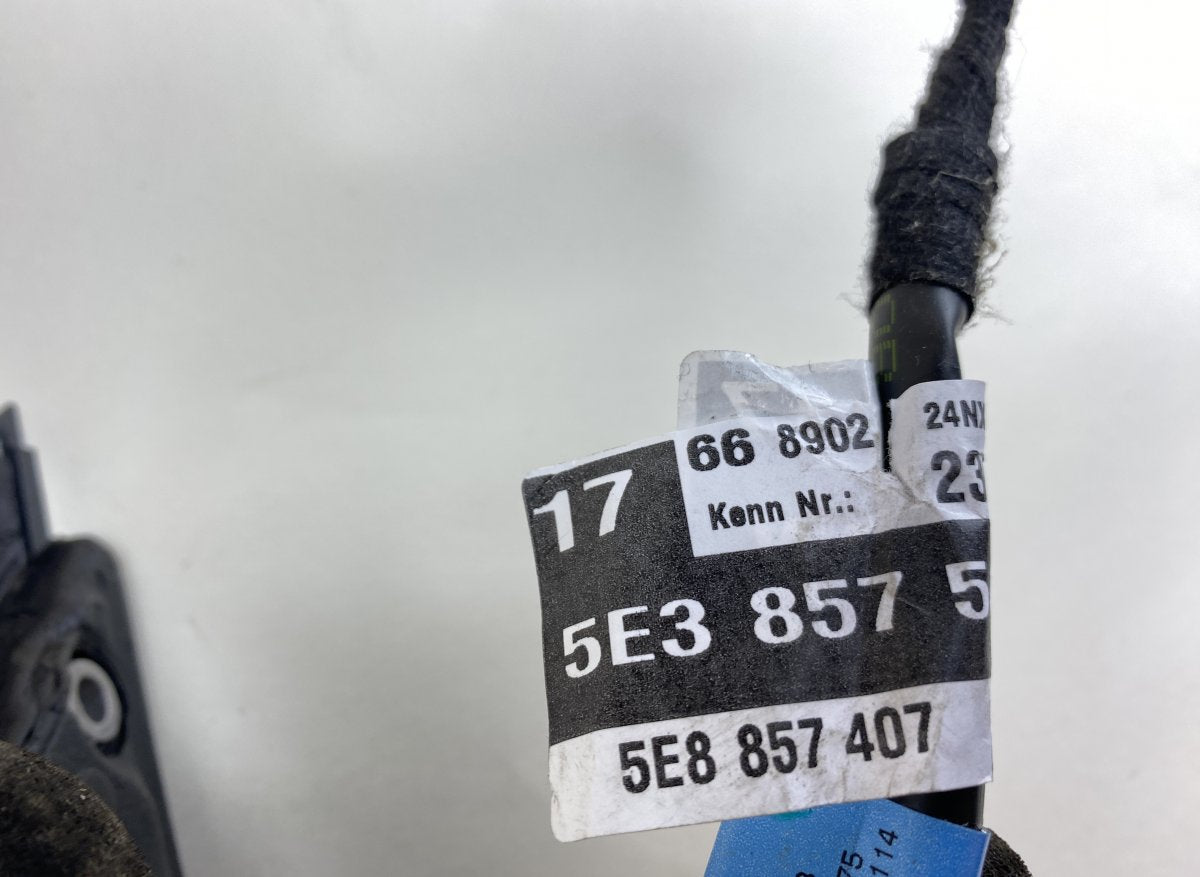 5E8857507 Mirror left SKODA OCTAVIA IV (NX, NN) (2019-)