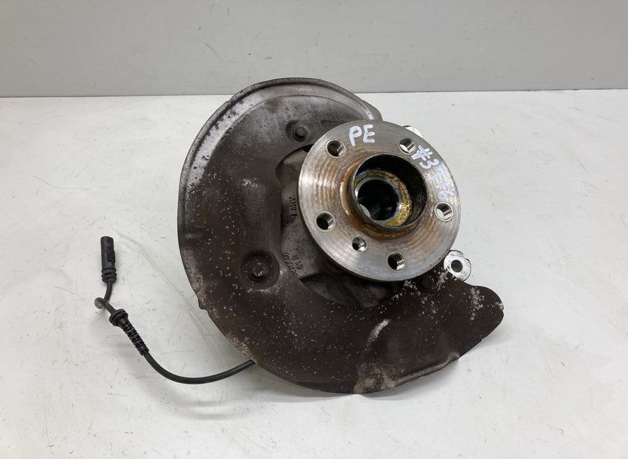 6876646 6876646-01 Wheel bearing housing front right BMW 2 Active Tourer (F45, F46) (2013-2021)