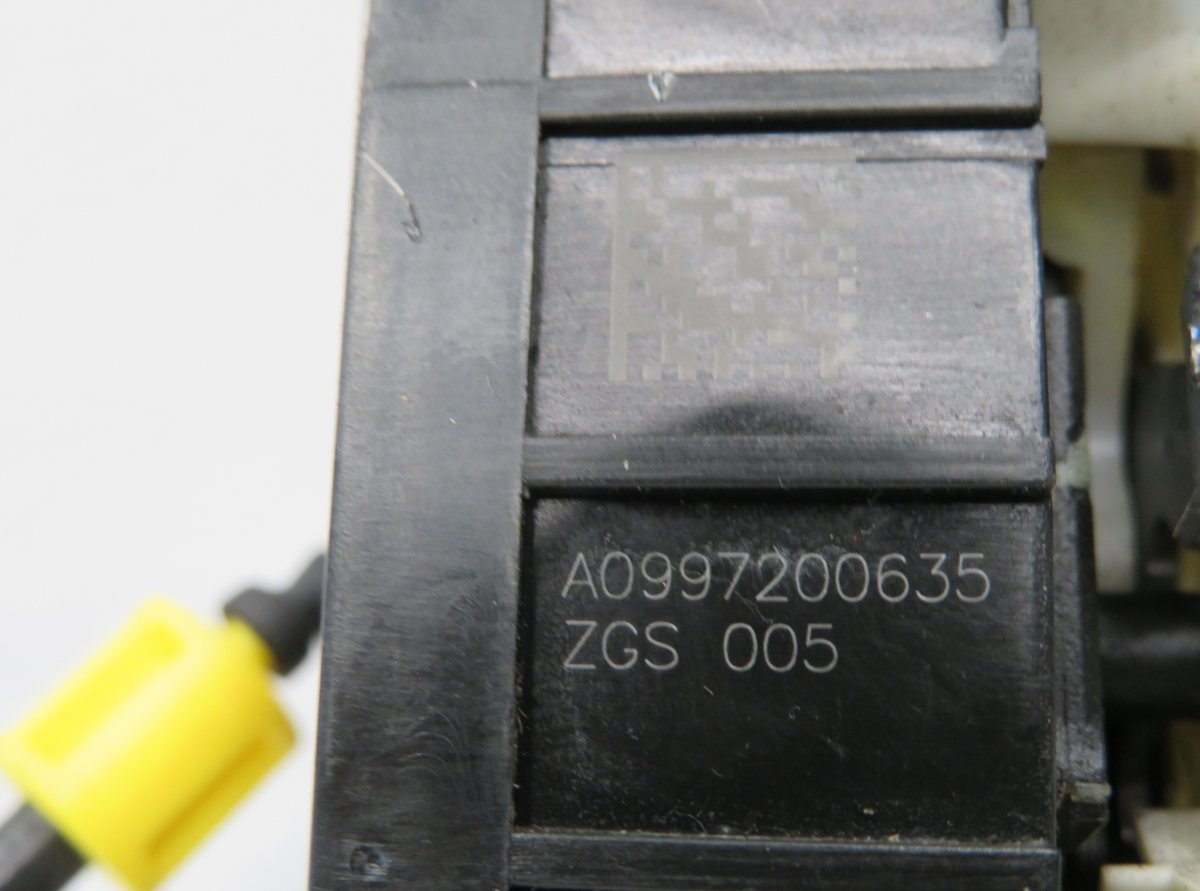 A2047203635 A0997200635 Door Lock Front Right MERCEDES-BENZ C-CLASS (W204) (2007-2013)