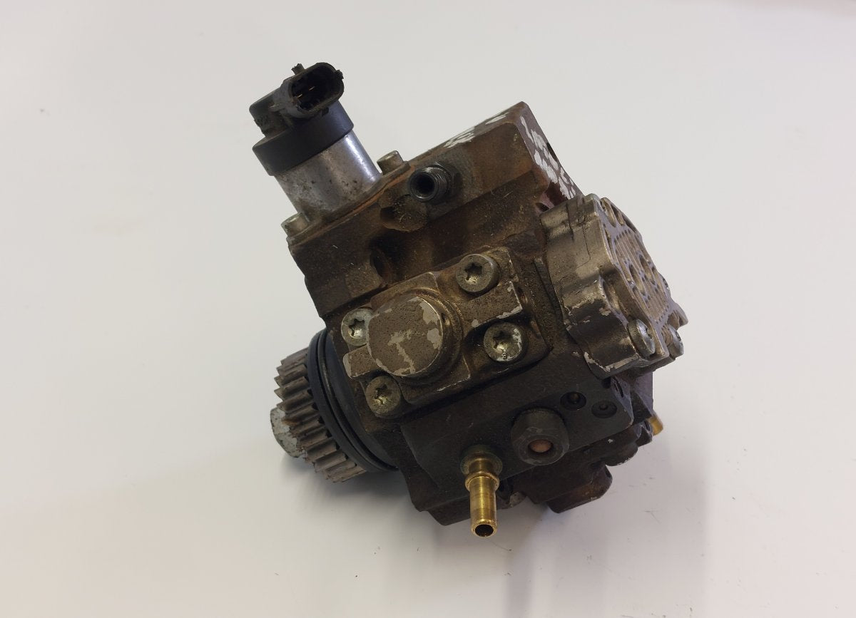 0445010170 8200804288 Fuel injection pump, diesel NISSAN X-TRAIL II (T31) (2007-2013)