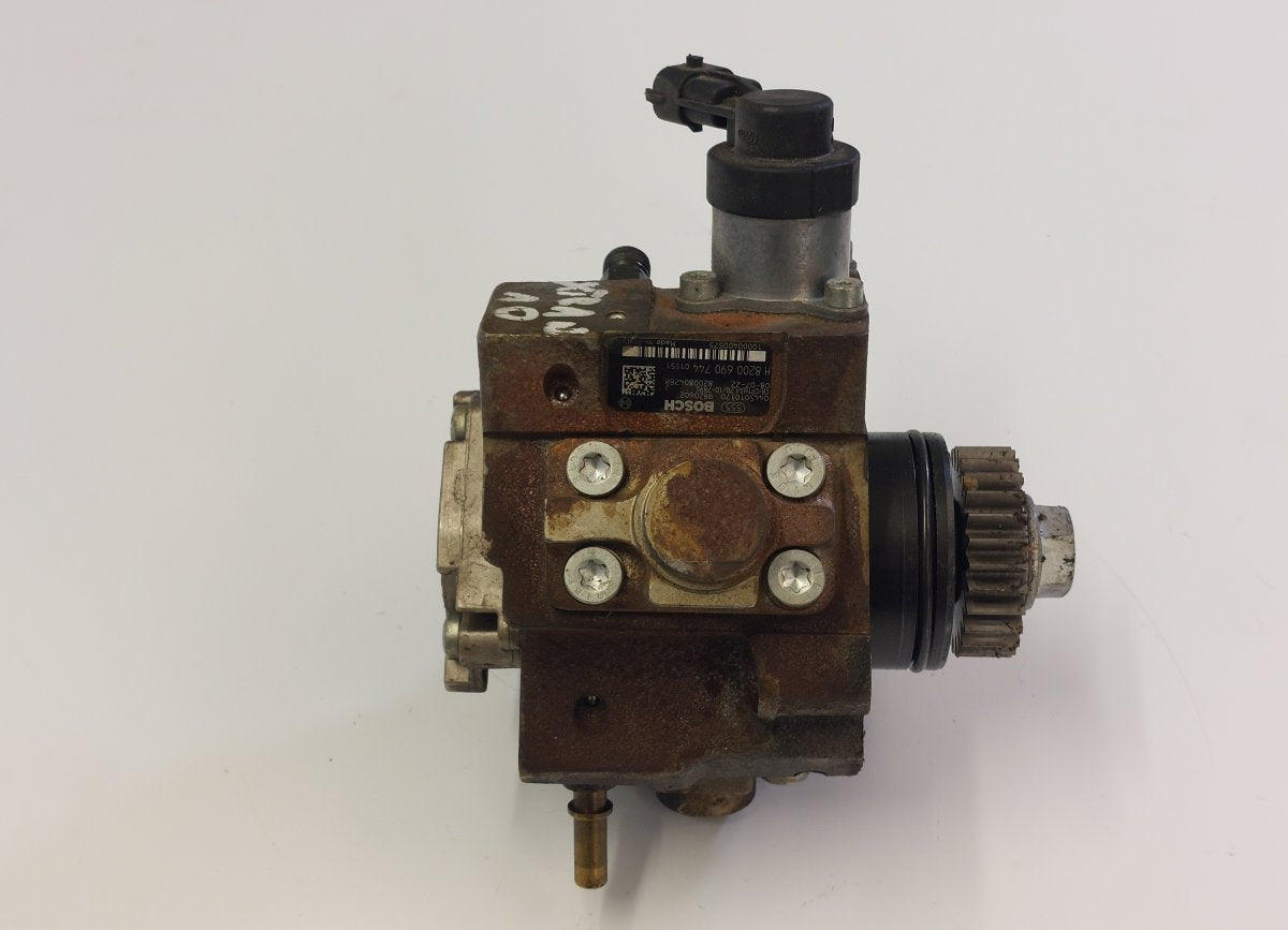 0445010170 8200804288 Fuel injection pump, diesel NISSAN X-TRAIL II (T31) (2007-2013)