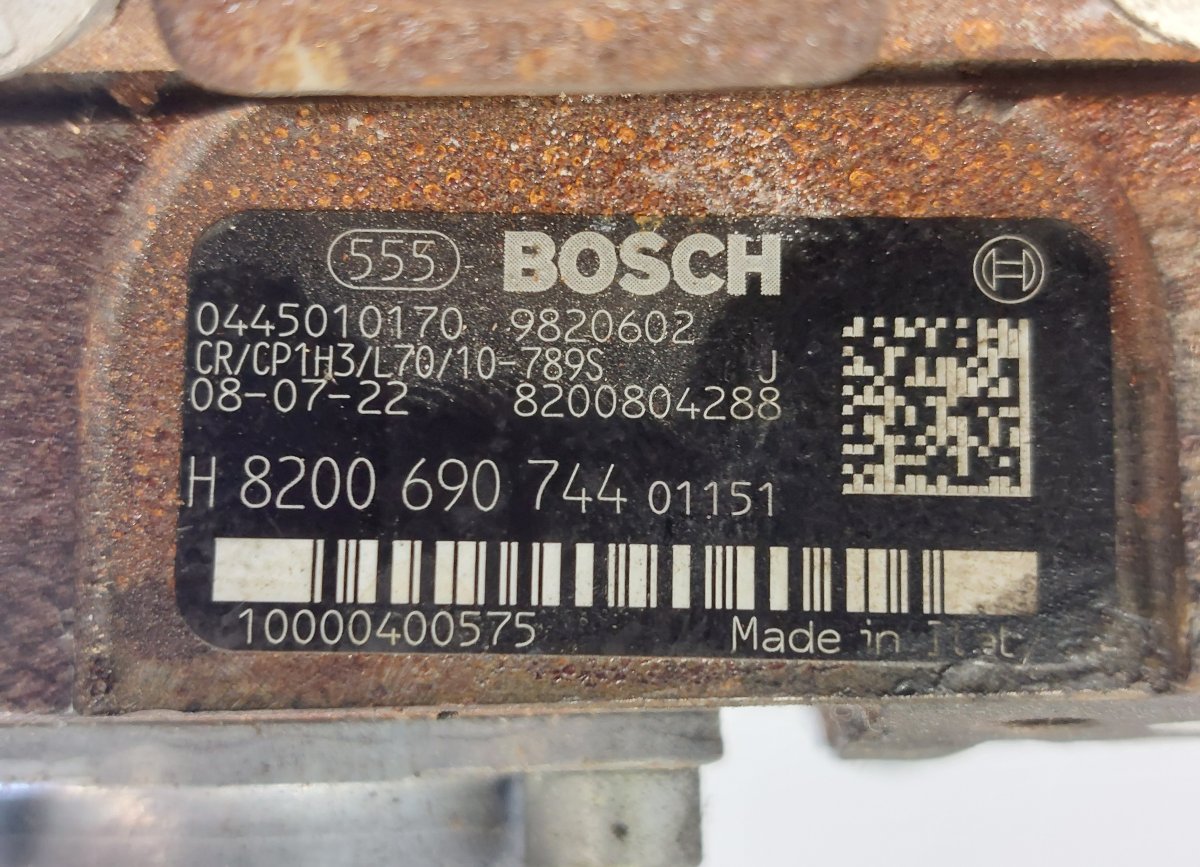 0445010170 8200804288 Fuel injection pump, diesel NISSAN X-TRAIL II (T31) (2007-2013)