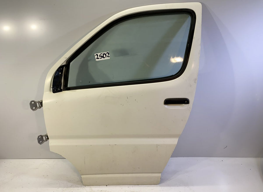 Door Front Left TOYOTA HIACE / GRANVIA (XH10, XH20) (1995-2004)