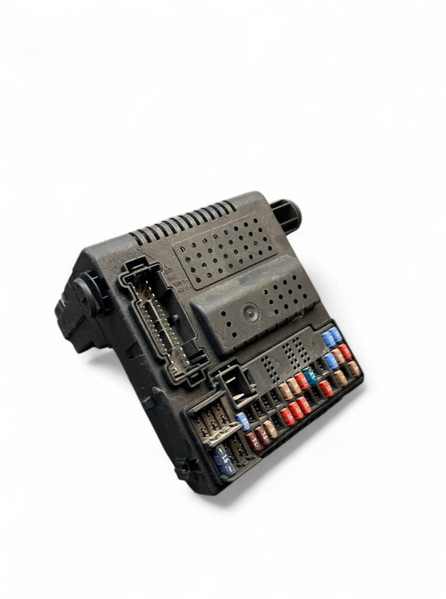 30728542 Fuse box VOLVO V70 II / XC70 I (P80) (2000-2007)