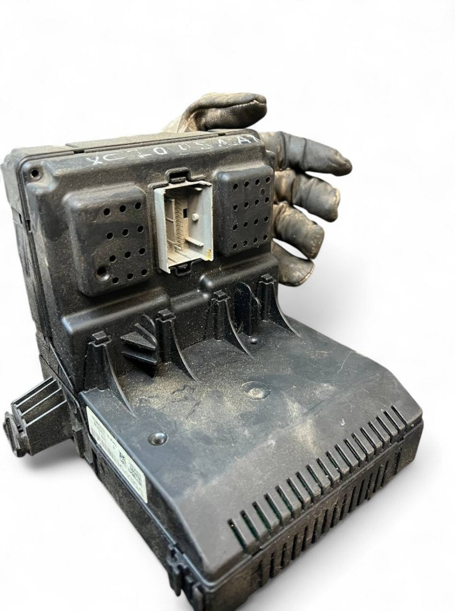 30728542 Fuse box VOLVO V70 II / XC70 I (P80) (2000-2007)