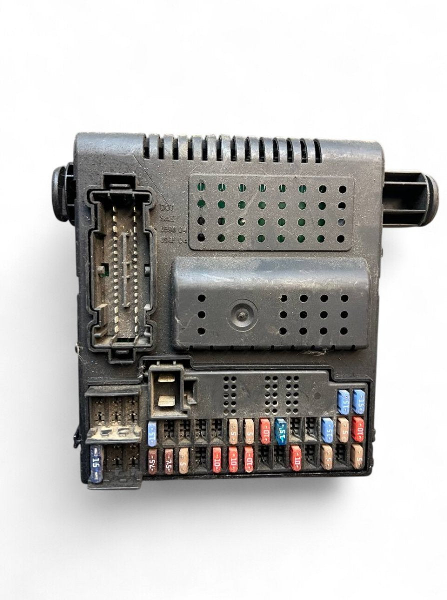 30728542 Fuse box VOLVO V70 II / XC70 I (P80) (2000-2007)