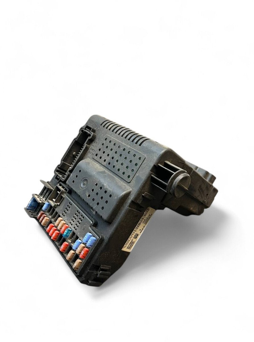 30728542 Fuse box VOLVO V70 II / XC70 I (P80) (2000-2007)