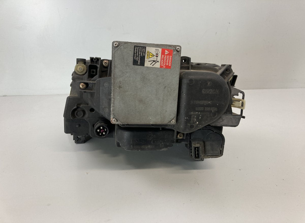 1305219054 0301047274 4D0941004P Headlight right AUDI A8 (4D2, 4D8) (1994-2002)