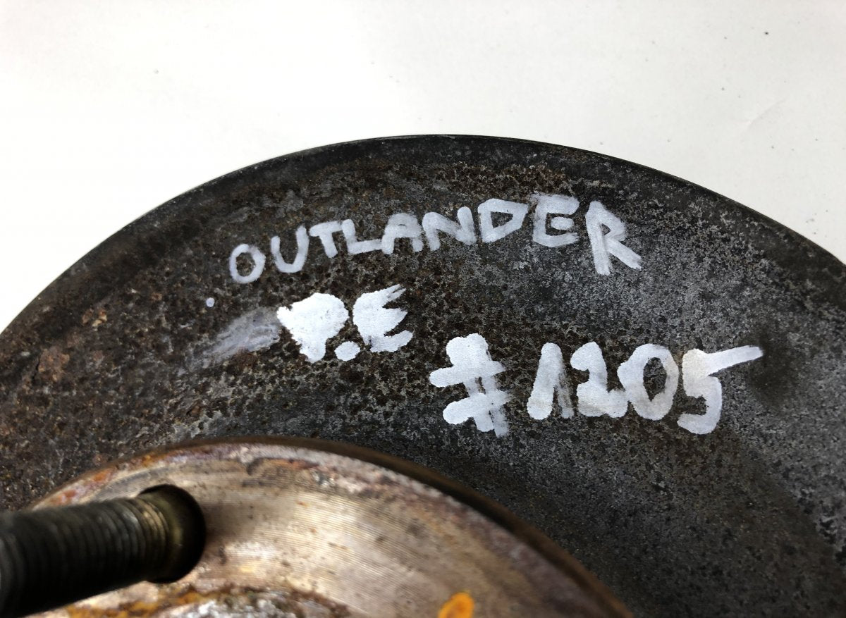 3870A008 4605A010 3880A018 Wheel bearing housing front right MITSUBISHI OUTLANDER II (CW, ZG, ZH) (2006-2012)