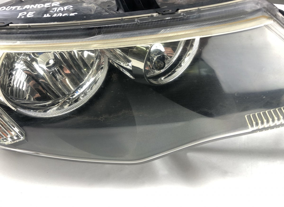 8301A696 Headlight right MITSUBISHI OUTLANDER II (CW, ZG, ZH) (2006-2012)
