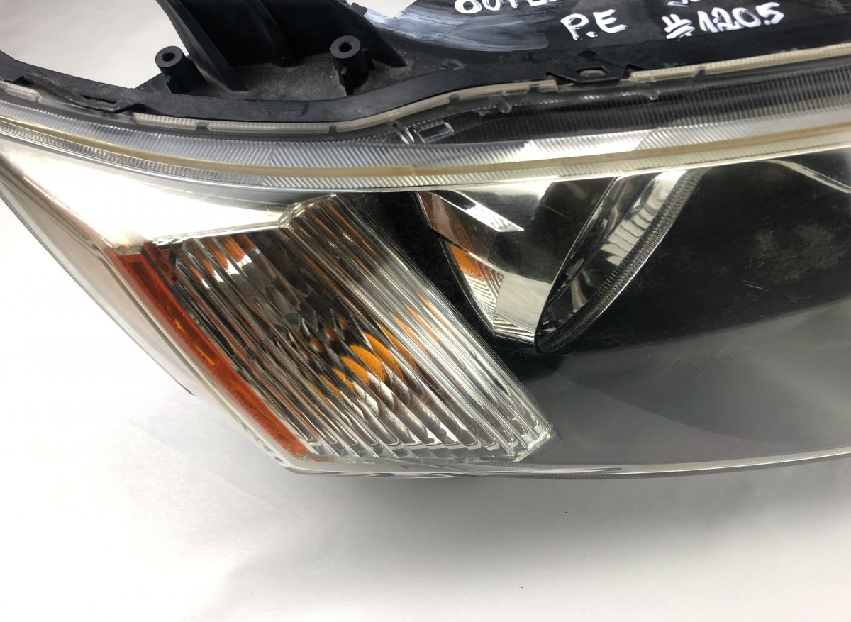 8301A696 Headlight right MITSUBISHI OUTLANDER II (CW, ZG, ZH) (2006-2012)