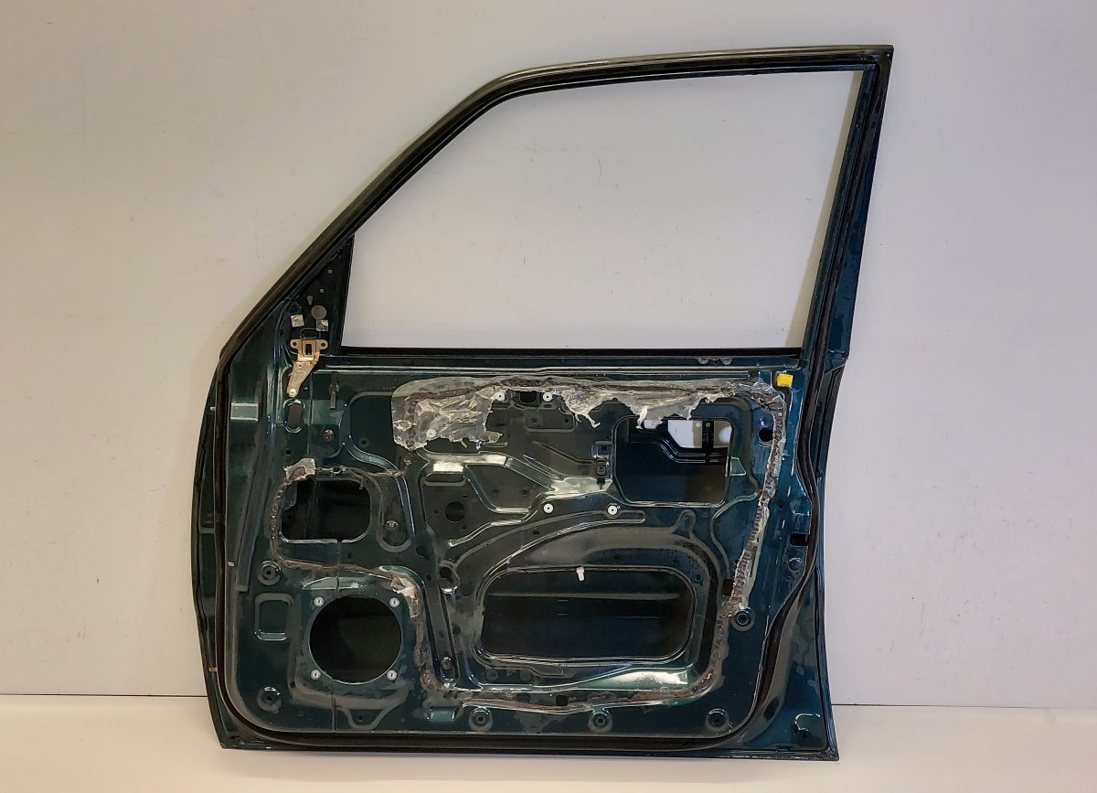5700A452 Door Front Right MITSUBISHI PAJERO IV (V80, V90) (2006-2021)