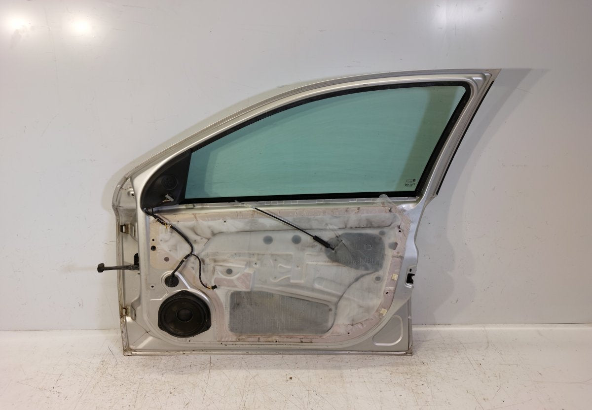 93192037 Door Front Right OPEL ASTRA H (2004-2014)
