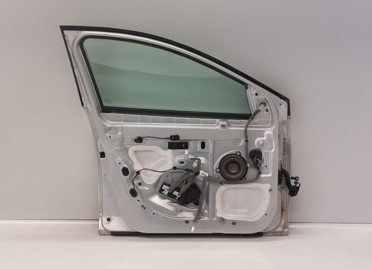801016886R Door Front Left RENAULT MEGANE III (DZ/BZ/KZ) (2008-2016)