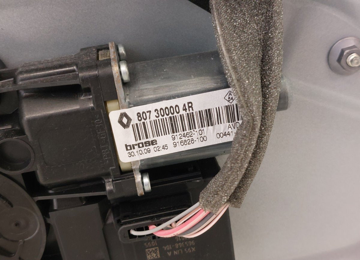 801100009R 807300004R 241241649R-56 241241649R56 Door Front Right RENAULT MEGANE III (DZ/BZ/KZ) (2008-2016)