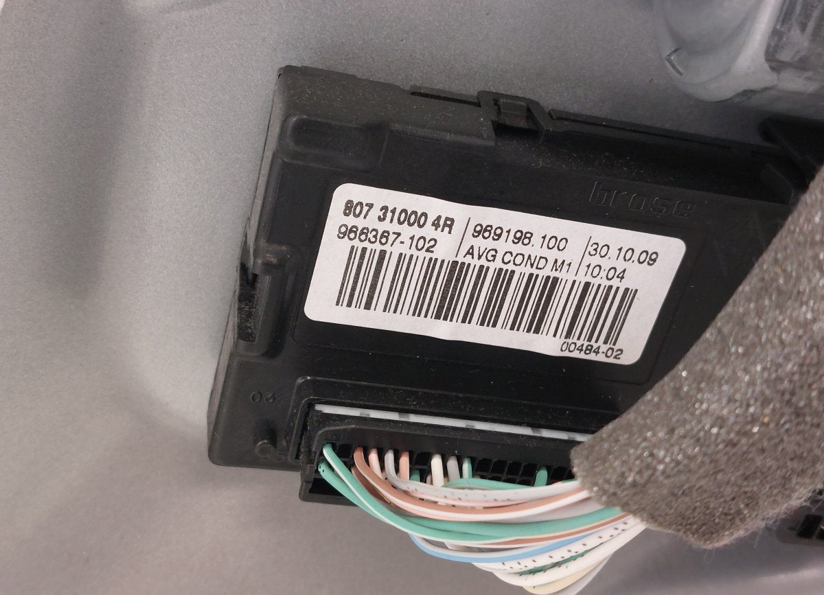 801016886R Door Front Left RENAULT MEGANE III (DZ/BZ/KZ) (2008-2016)