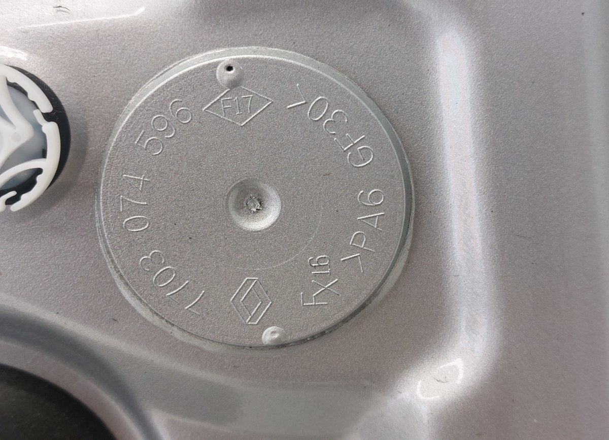 801016886R Door Front Left RENAULT MEGANE III (DZ/BZ/KZ) (2008-2016)