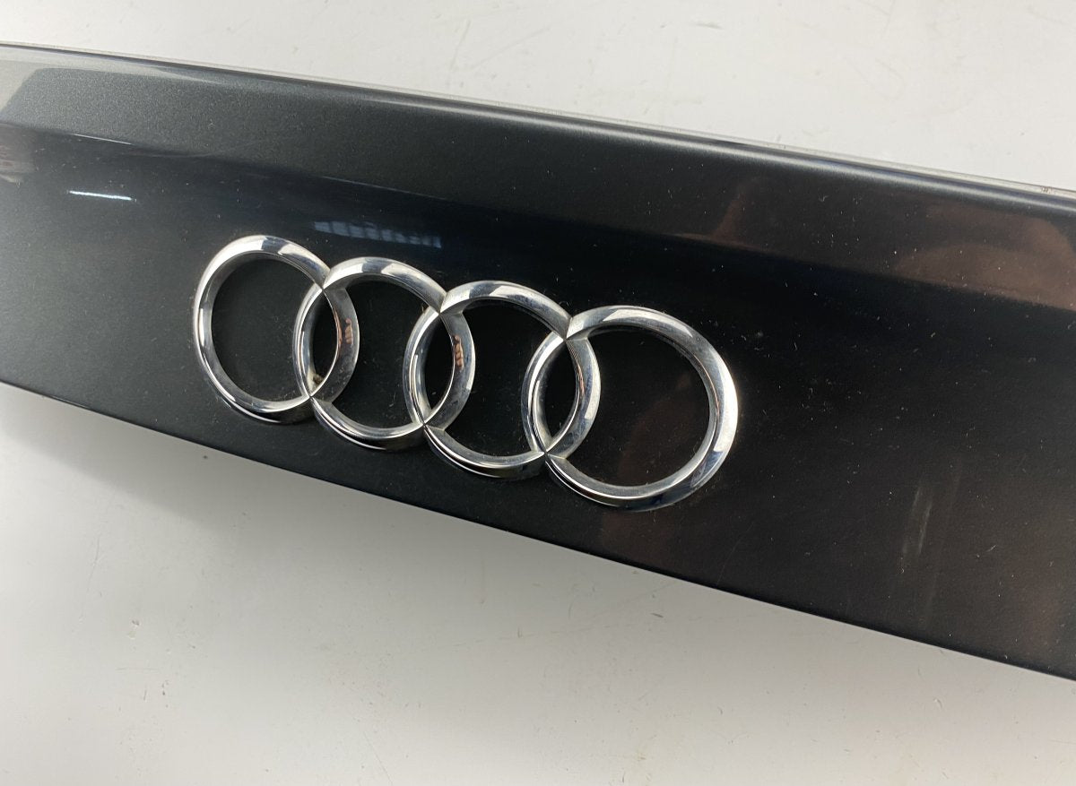 Bootlid / tailgate reflector panel AUDI A7 Sportback (4GA) (2010-2017)