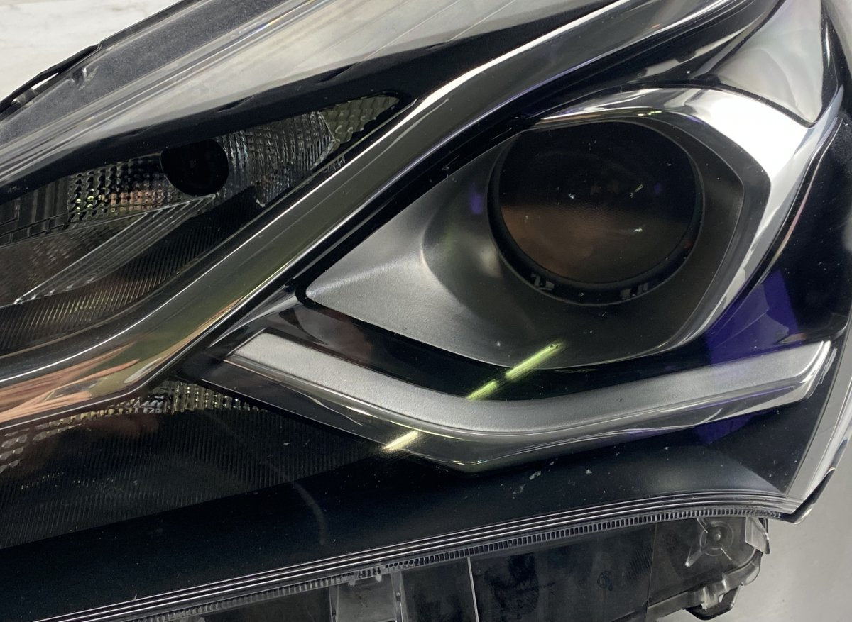 Headlight left TOYOTA YARIS III (XP150) (2013-)
