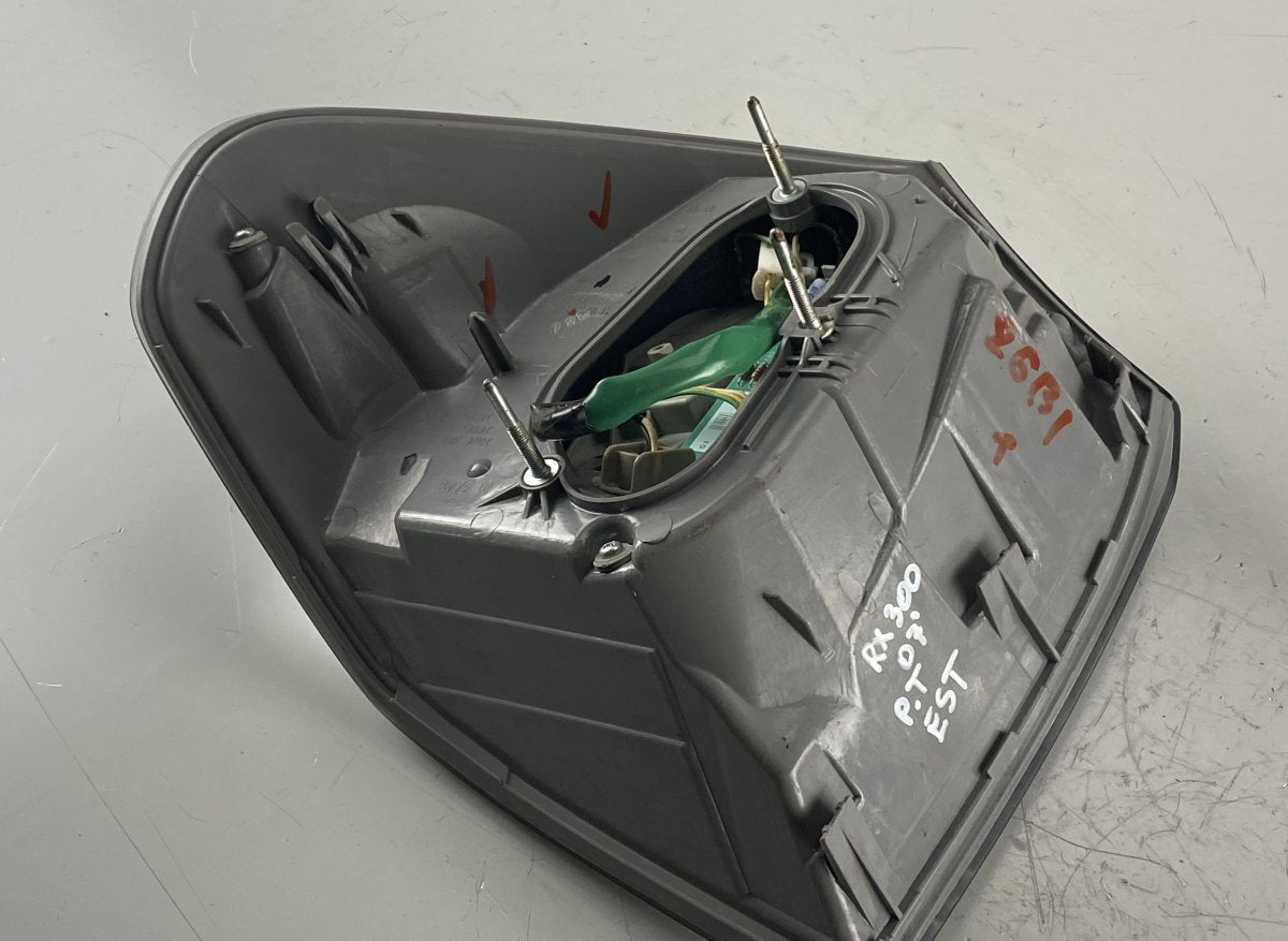 Tail light, right LEXUS RX II (XU30) (2003-2008)