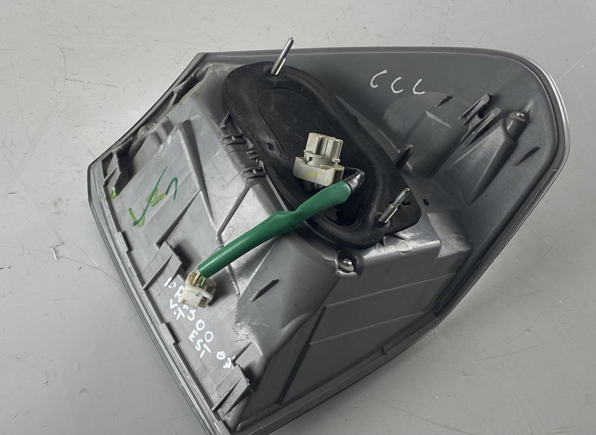 Tail light left LEXUS RX II (XU30) (2003-2008)