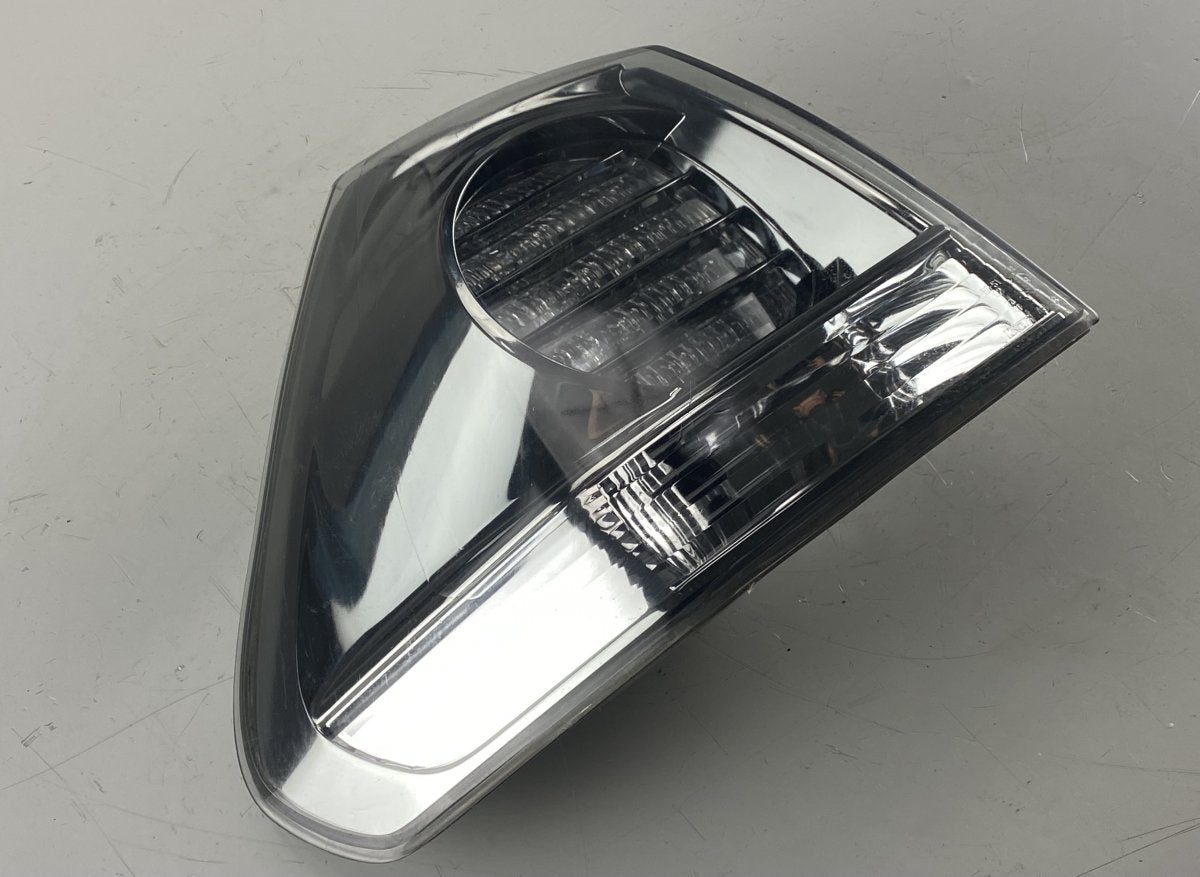 Tail light left LEXUS RX II (XU30) (2003-2008)