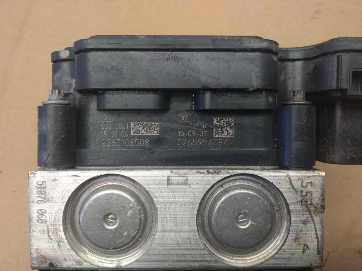 ABS hydraulic unit / pump SKODA FABIA III (NJ3) (2014-2021)