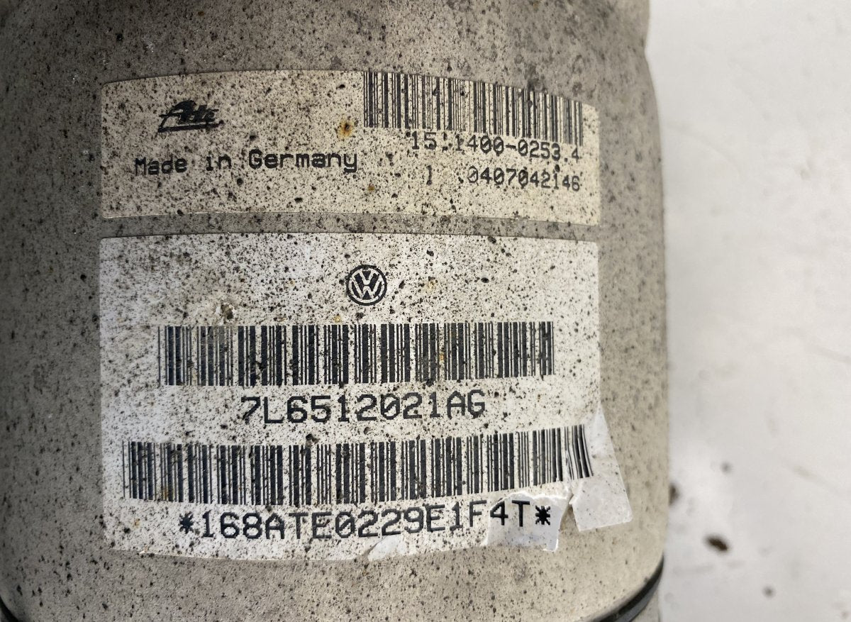 Air shock absorber rear left VW TOUAREG I (7L) (2002-2010)