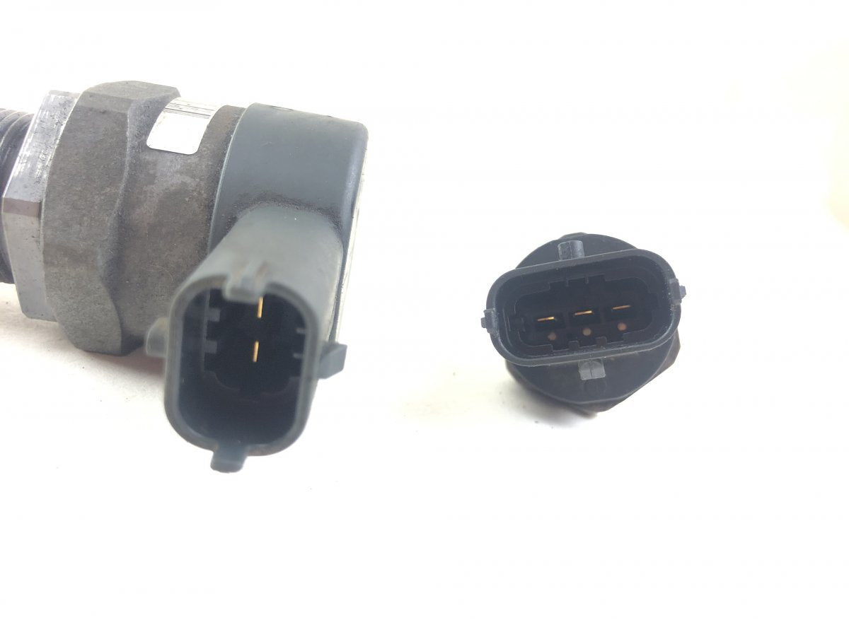 0281006037 Fuel pressure regulator KIA SORENTO II (XM) (2009-2015)