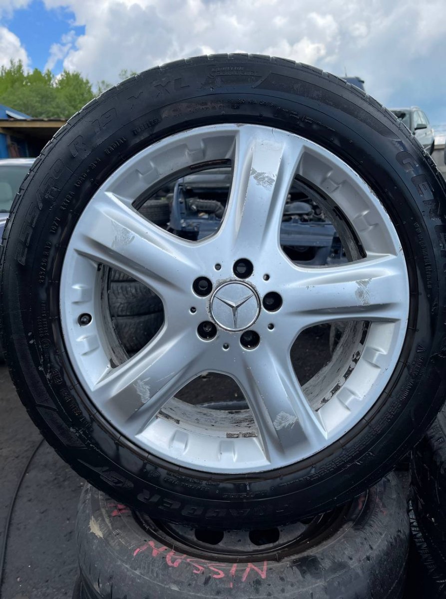 8JX19 ET60 D66.6 5X112 Rim set With Tyres 4 pcs MERCEDES-BENZ ML-CLASS (W164) (2005-2011)
