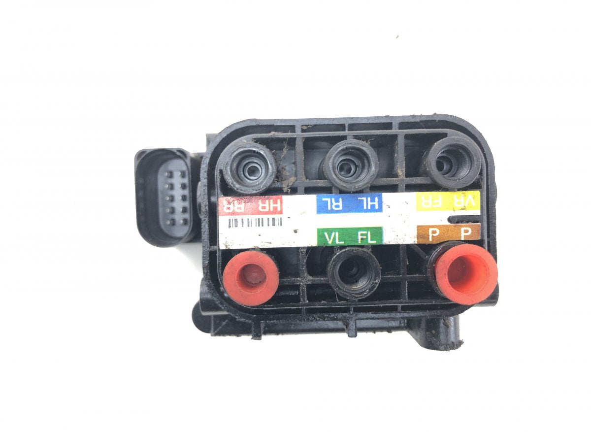 A2123200358 Air suspension valve block MERCEDES-BENZ C-CLASS (W205) (2013-2021)