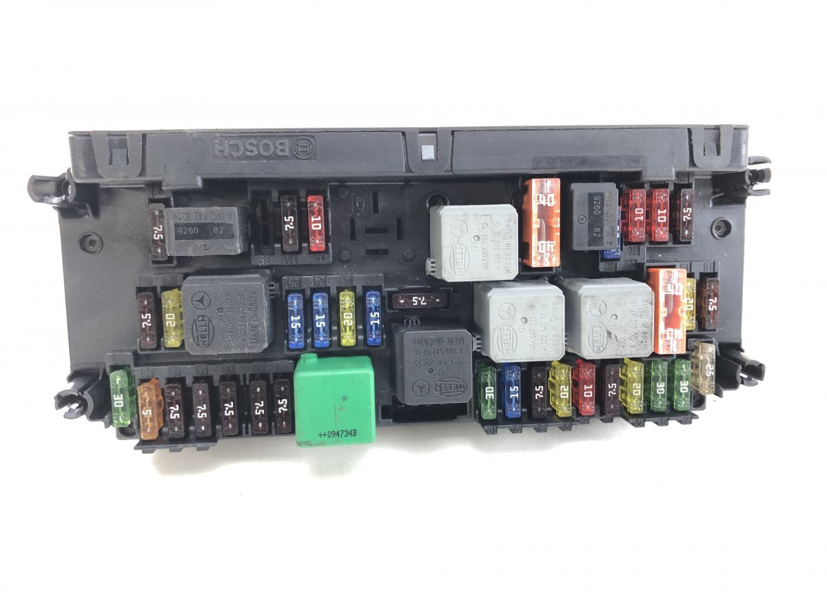 F005V01064 F005V01024 F005V01303 F005V01025 F005V01202 F005V01063 F005V01059 Fuse box MERCEDES-BENZ E-CLASS (W212) (2009-2016)