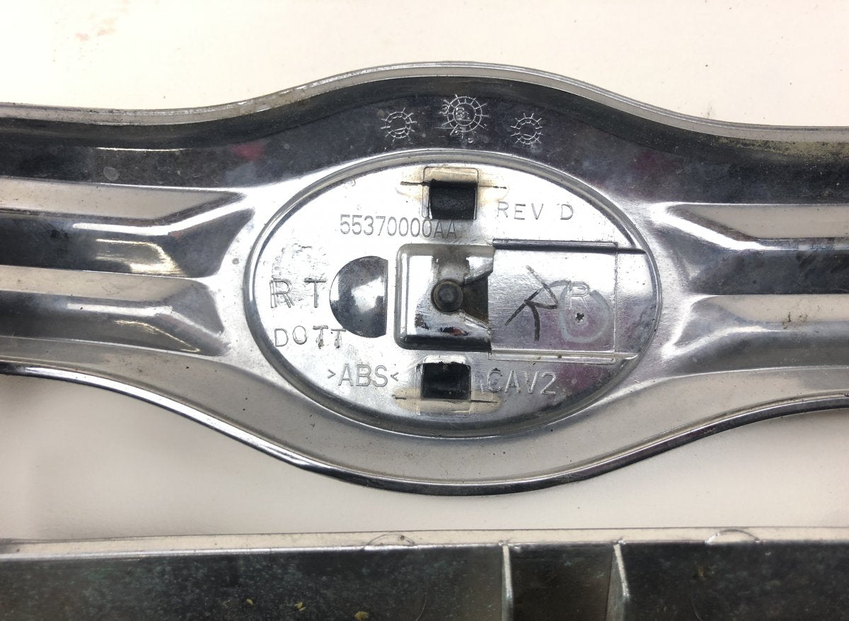 5113228AA Radiator Grille CHRYSLER VOYAGER V (RT) (2007-2016)