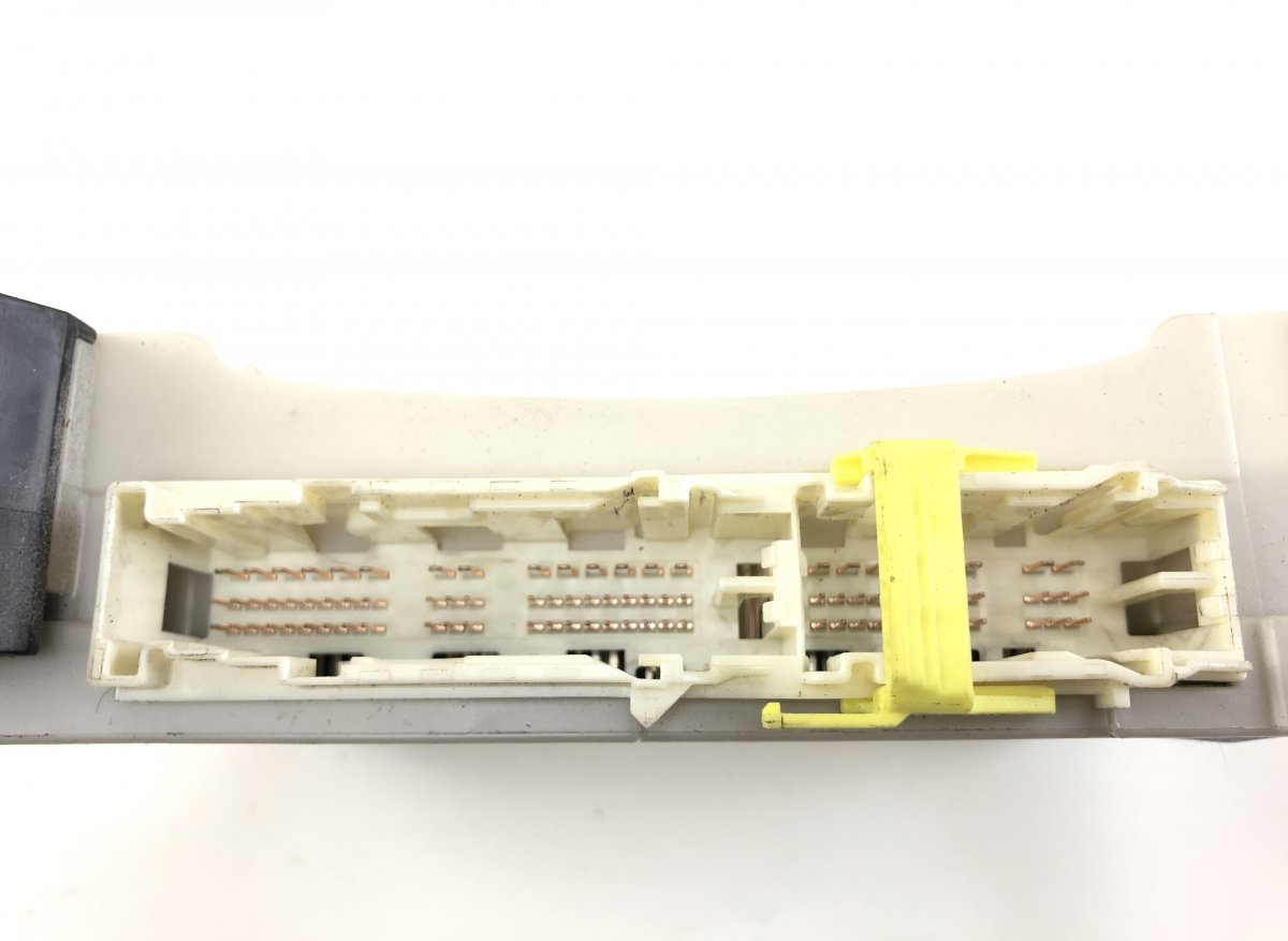 8273053J30A Fuse box LEXUS IS III (XE30) (2013-)